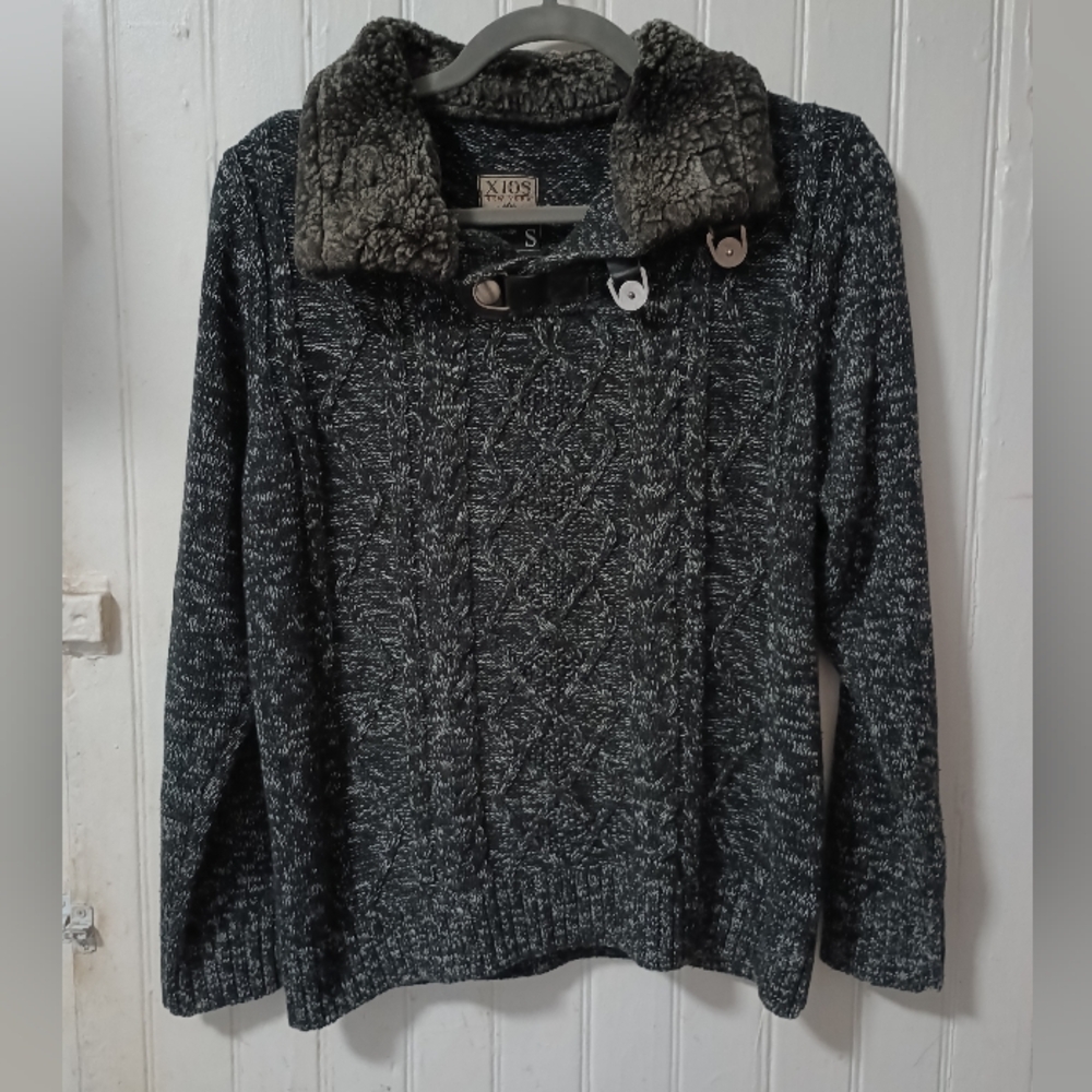 Men's Gray Sweater Xios NY  "S"